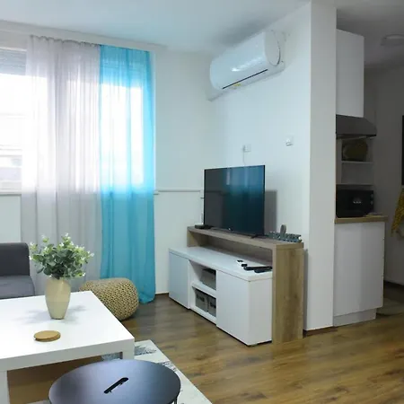 Central Apartment *