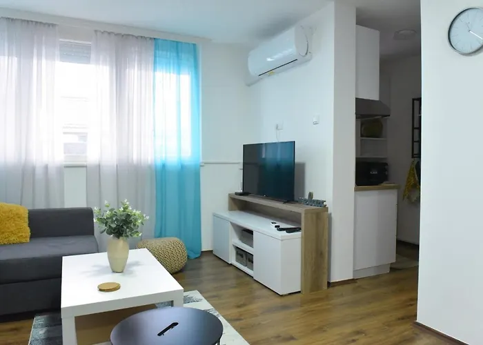 Central Apartment *